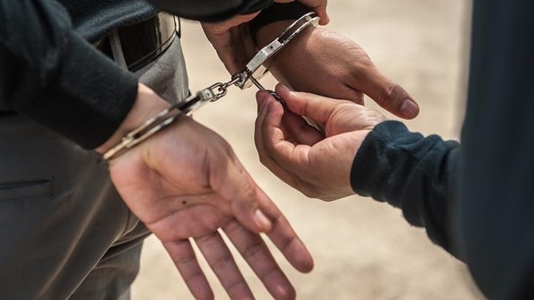 Συνελήφθη ο 24χρονος μακελάρης – Ξεκλήρισε την οικογένεια του (pic)