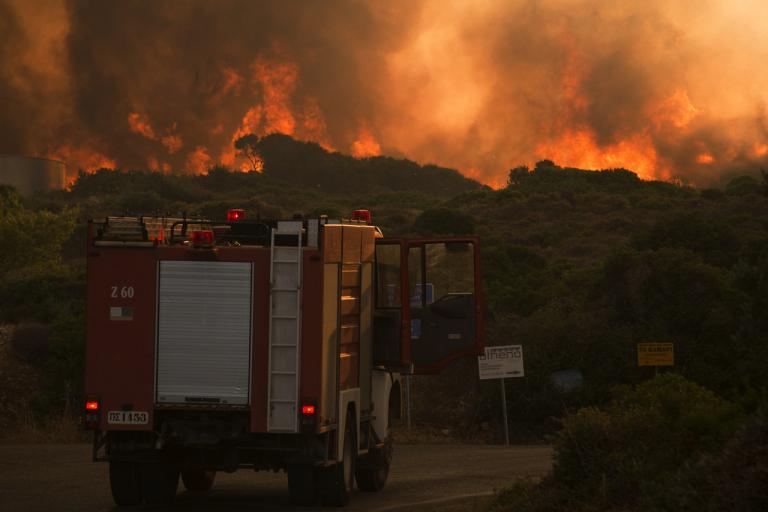 Στο “κόκκινο” 36 περιοχές στην Αττική σύμφωνα με την Πυροσβεστική