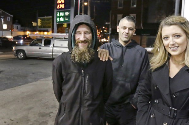 Ο ορισμός της απανθρωπιάς: Μάζεψαν 400.000 $ από δωρεές για άστεγο και κάνουν ζωάρα