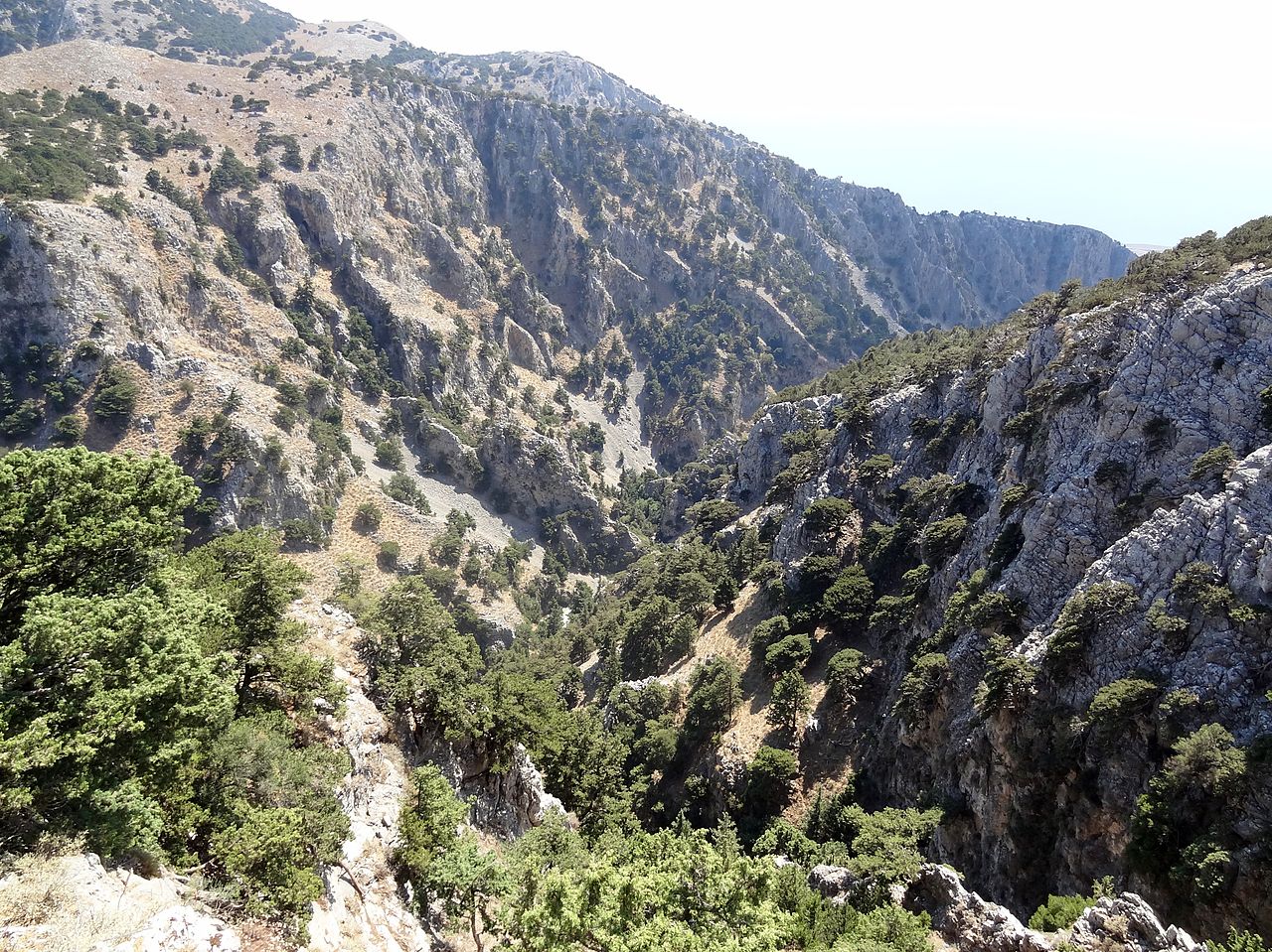 Προσοχή! Απαγόρευση κυκλοφορίας στα φαράγγια