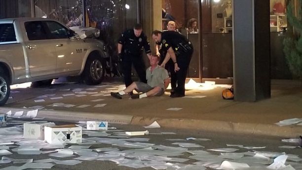 Φορτηγάκι έπεσε στα στούντιο του Fox News – Ο άντρας συνελήφθη (pics-vid)