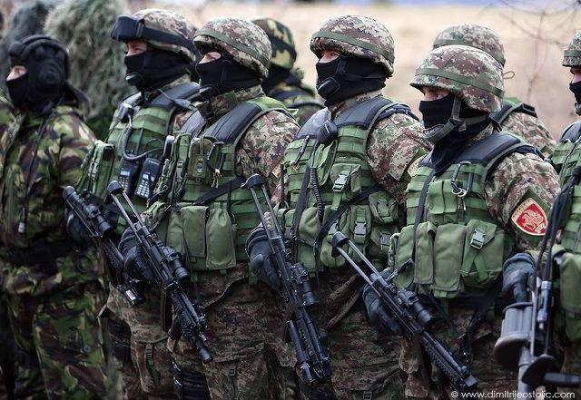 Σε κατάσταση υψίστης ετοιμότητας στρατός και αστυνομία στη Σερβία