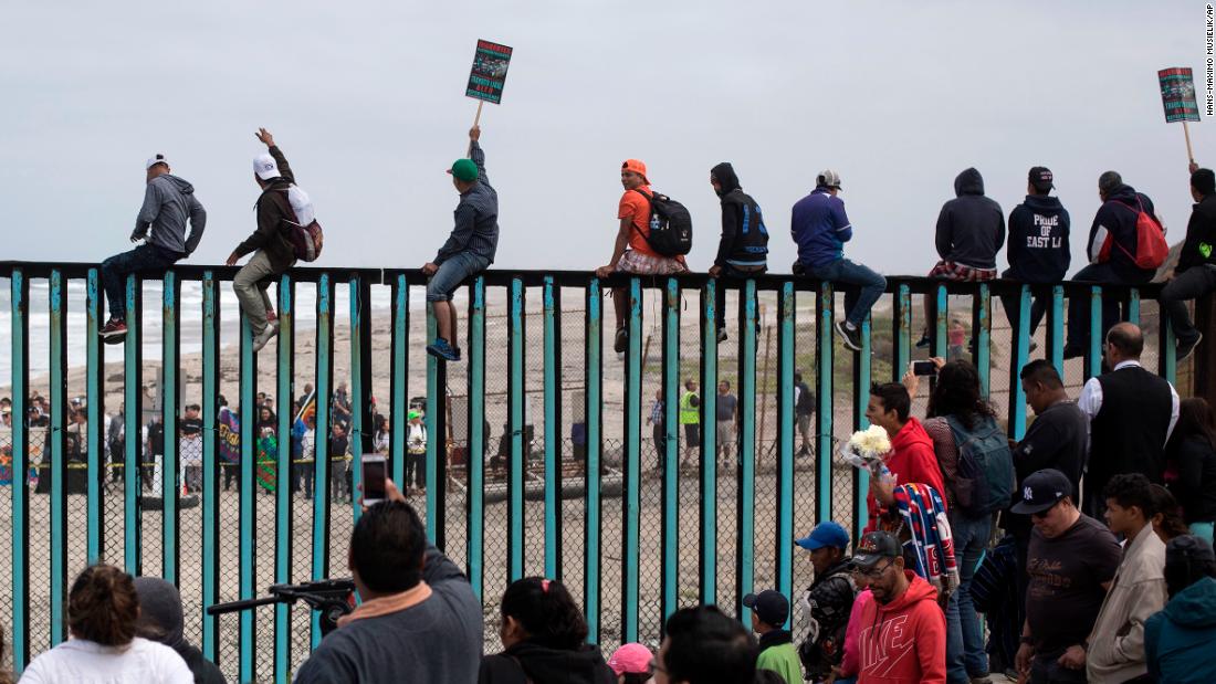 Περισσότεροι από 5.000 Αμερικανοί στρατιώτες στα σύνορα με Μεξικό