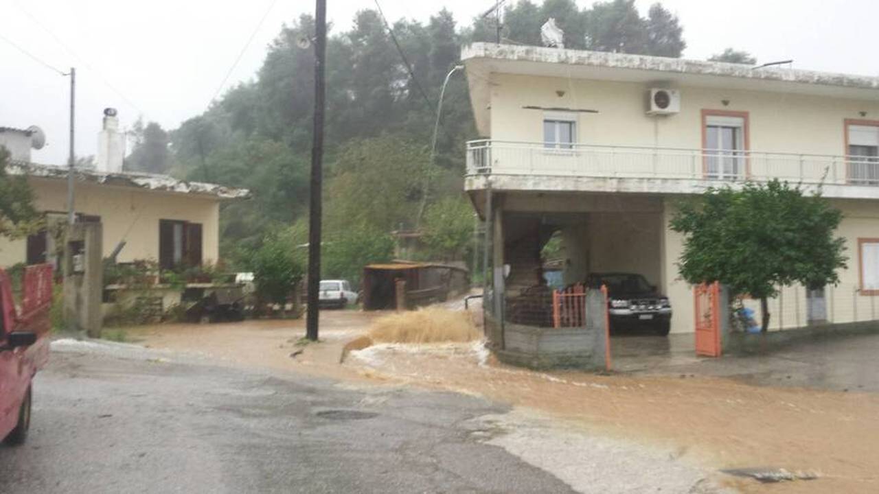 Καρέ καρέ η δραματική διάσωση του 27χρονου στην Εύβοια (vid)