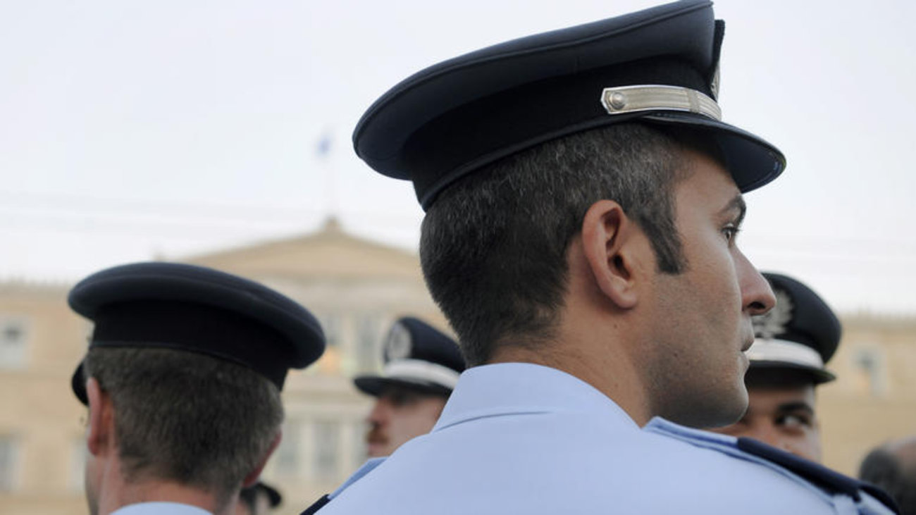 Οι ένστολοι στα χνάρια των δημοσίων υπαλλήλων: Προ των πυλών χιλιάδες αγωγές