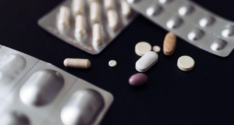 Απαγόρευση διάθεσης αντιβιοτικών χωρίς συνταγή ζητά ο πρόεδρος του ΚΕΕΛΠΝΟ