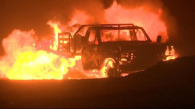 Κάμεραμαν περικυκλωμένος από τις φλόγες στην Καλιφόρνια (vid)