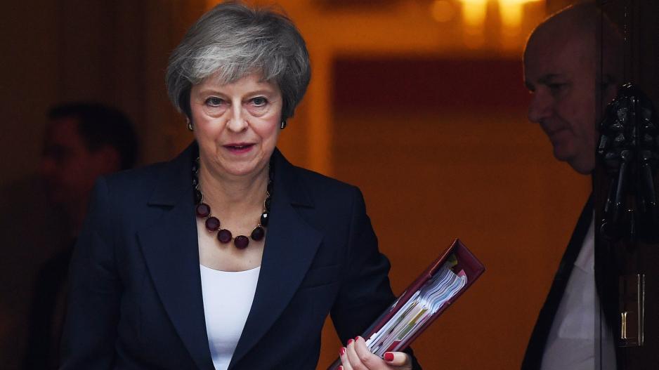 “Τρικυμία” στην κυβέρνηση Μέι – Παραιτήθηκαν 2 υπουργοί λόγω Brexit