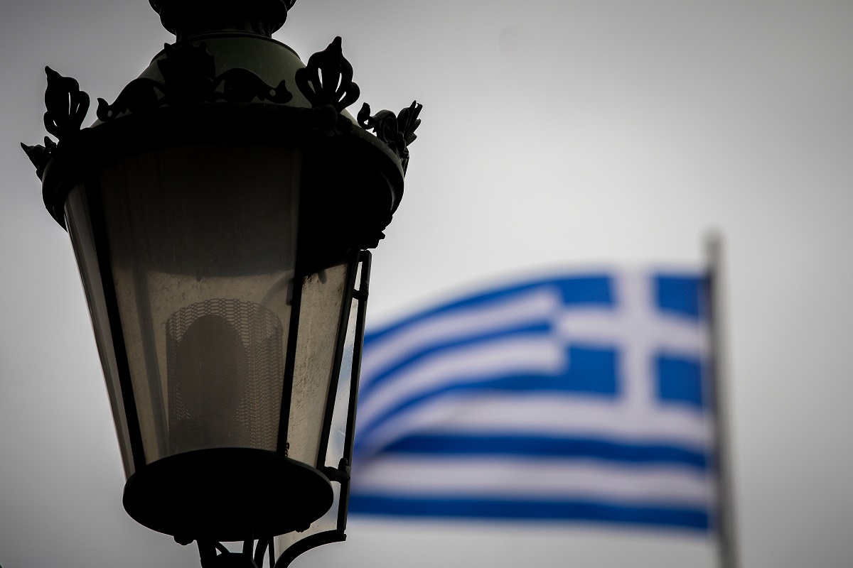 Απαισιόδοξοι οι Έλληνες: Δεν βλέπουν καμία βελτίωση μετά την έξοδο από τα μνημόνια