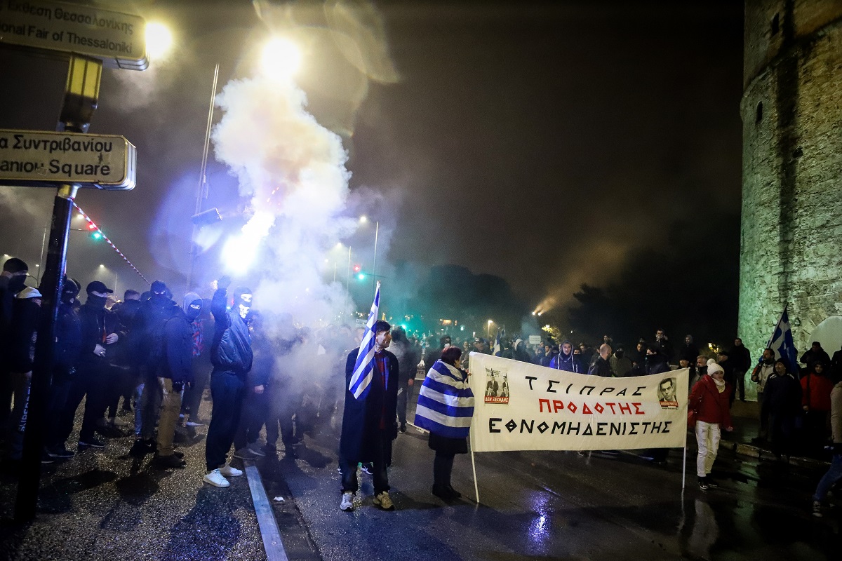 Σοβαρά επεισόδια στη Θεσσαλονίκη – Μολότοφ, χημικά και δεκάδες προσαγωγές