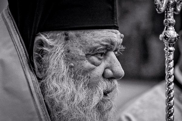 Ιερώνυμος: Παρατείνεται για 2 χρόνια το μισθολογικό καθεστώς των κληρικών