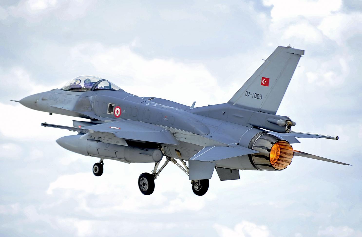 Πρόκληση: Τουρκικά F16 στο Καστελόριζο την ώρα της αναχώρησης του Καμμένου