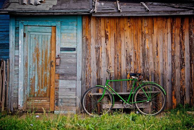 παλιό σπίτι, ποδήλατο