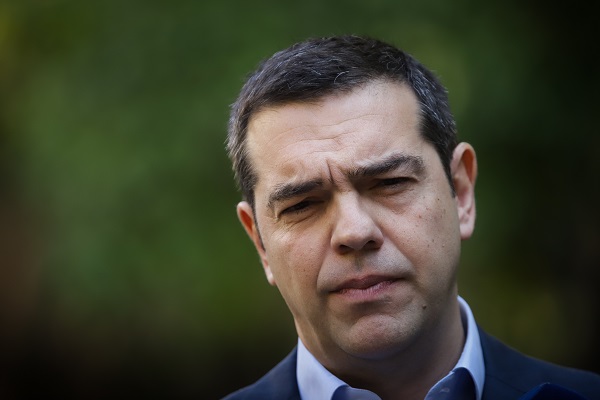 Bloomberg: Ο Τσίπρας θα περάσει τη Συμφωνία, όχι όμως χωρίς κόστος