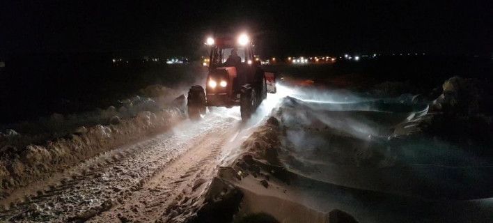 Θεσσαλονίκη: Βενζινοπώλης μετατράπηκε σε οδική βοήθεια (vid)