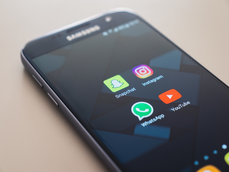 WhatsApp: Ο άγνωστος τρόπος να βρείτε μηνύματα που έχουν διαγραφεί