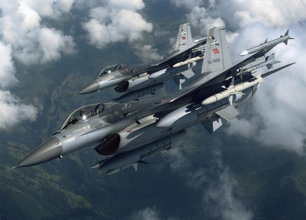 Οι πρώτες υπερπτήσεις τουρκικών F-16 για το 2019