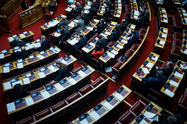 Αλλαγή στον νομικό ορισμό του βιασμού ζητούν 55 βουλευτές του ΣΥΡΙΖΑ
