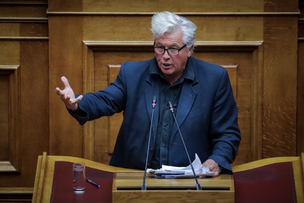 Παπαχριστόπουλος στη Βουλή: Και ποιο είναι το έγκλημα μου δηλαδη; Απλά στήριξα την κυβέρνηση!(vid)