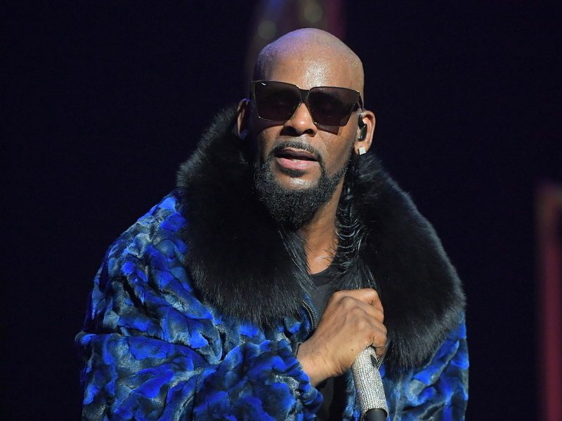 R. Kelly: Κατηγορείται για σεξουαλική κακοποίηση