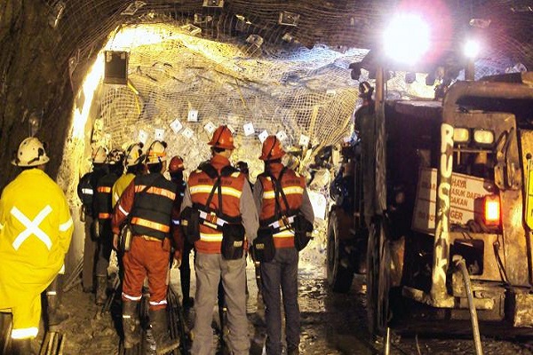 Ινδονησία: Μειώνονται οι ελπίδες για επιζώντες στο παράνομο ορυχείο