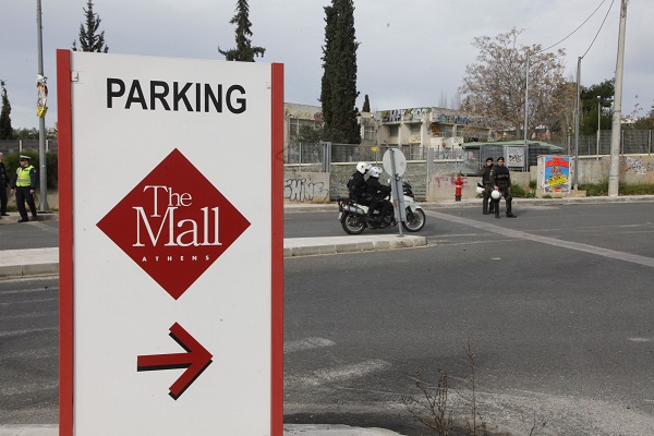 «The Mall Athens»: Γυναίκα έπεσε από τον τρίτο – Αυτοκτονία «βλέπουν» οι Αρχές