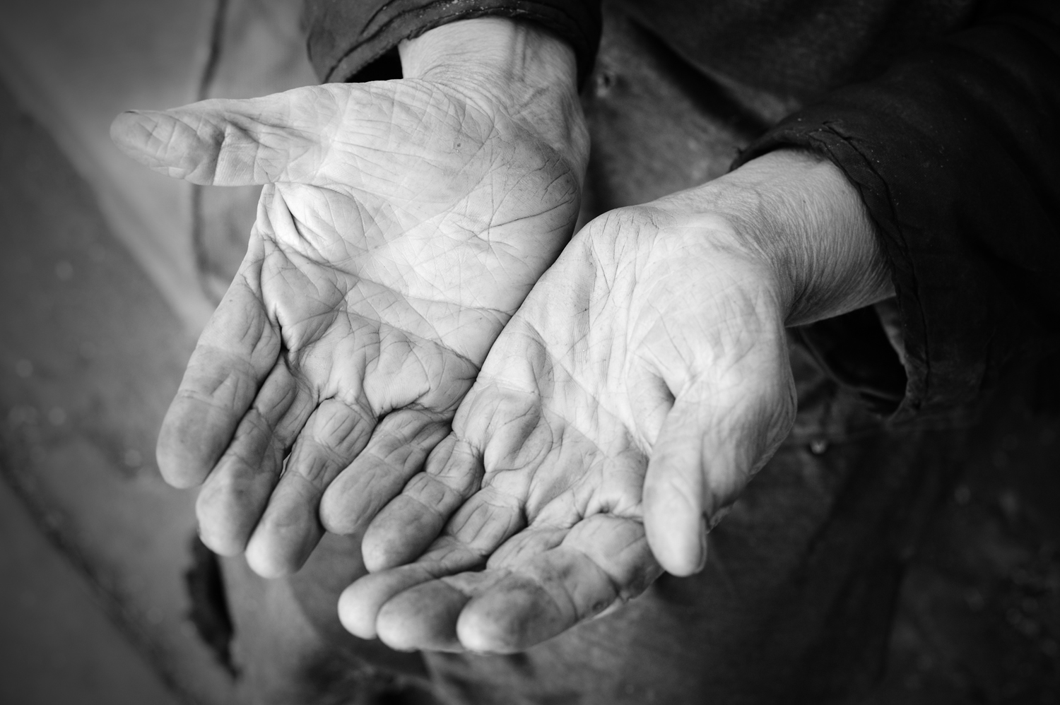 Αναδρομικά συνταξιούχων – δημοσίων υπαλλήλων: Δύο σενάρια για την επιστροφή