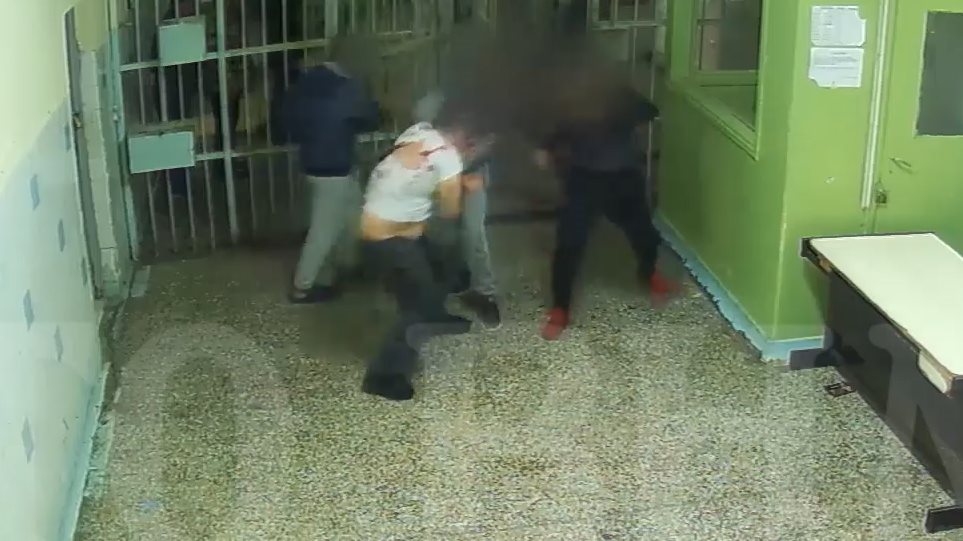 Φυλακές Κορυδαλλού δολοφονία: Βίντεο – ντοκουμέντο από το τέλος του Μπάκο