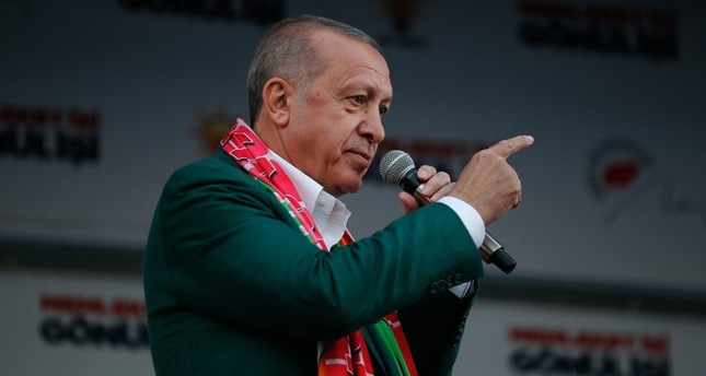Ερντογάν ομιλία: “Πρέπει να χάσεις κιλά”, είπε σε 12χρονο που του είπε ότι τον αγαπά (vid)