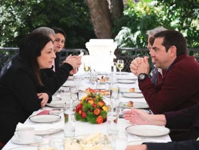 Υποψήφιοι ευρωβουλευτές ΣΥΡΙΖΑ Μαξίμου: Γεύμα με τον Τσίπρα στη βεράντα