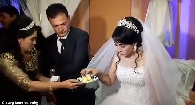 Γαμπρός χαστουκίζει τη νύφη: Το viral βίντεο που προκαλεί οργή και θλίψη