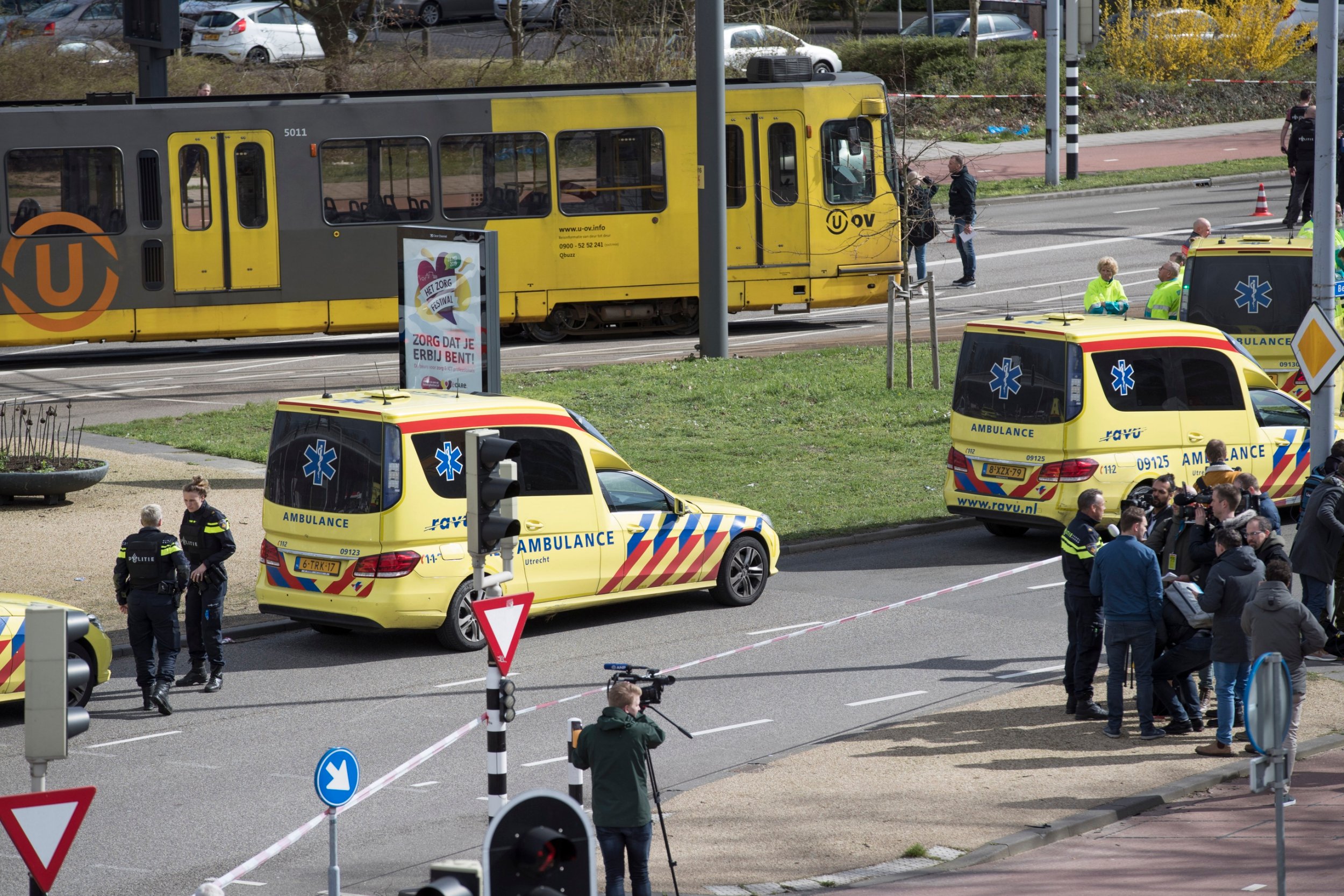 Ολλανδία Ουτρέχτη επίθεση σε τραμ: Άνδρας άνοιξε πυρ, συναγερμός στην περιοχή (pics – vids)