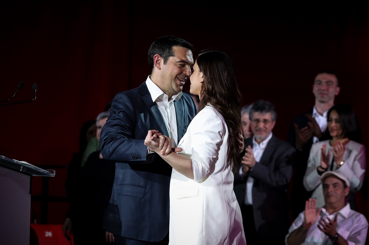 Ευρωεκλογές 2019: Με υψωμένες γροθιές τα “συντρόφια” – Σίγουροι για τη νίκη στον ΣΥΡΙΖΑ