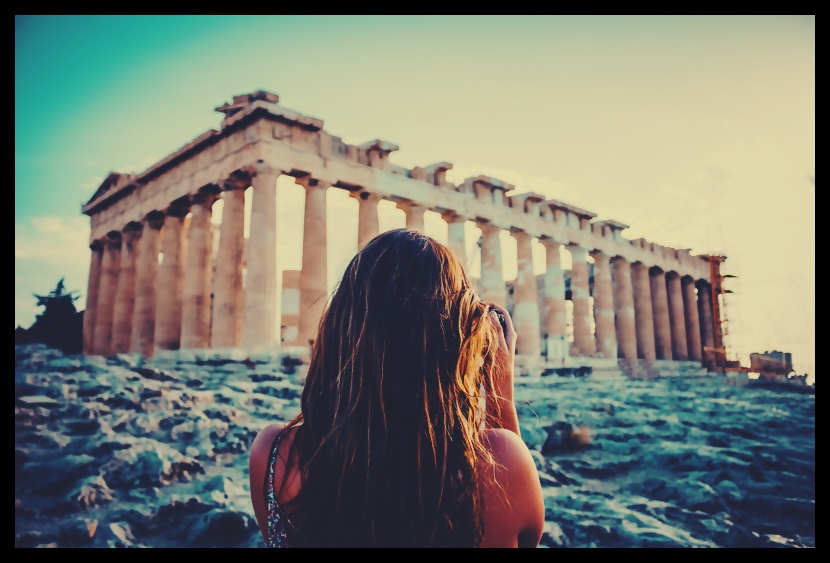 Τουρίστριες – Ακρόπολη: Τι απαντούν οι Γερμανίδες που”έφαγαν πόρτα” – “Είναι Ελλάδα, Ευρώπη”