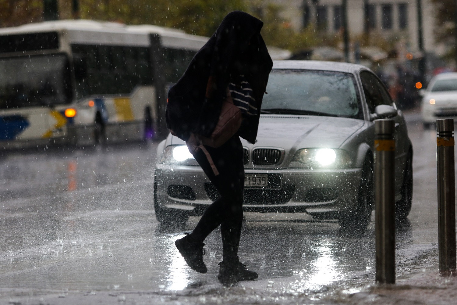 Καιρός: Έρχονται βροχές και καταιγίδες την Παρασκευή – Θα επηρεαστεί και η Αθήνα