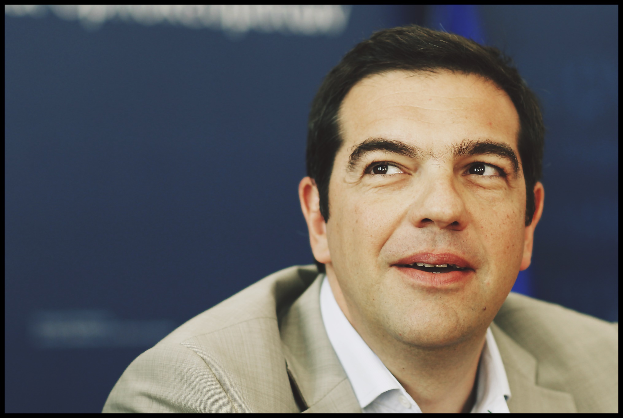 Εκλογές 2019: Ο Τσίπρας μειώνει ΦΠΑ και χαρίζει συντάξεις για να ρίξει στάχτες στα μάτια των Ελλήνων