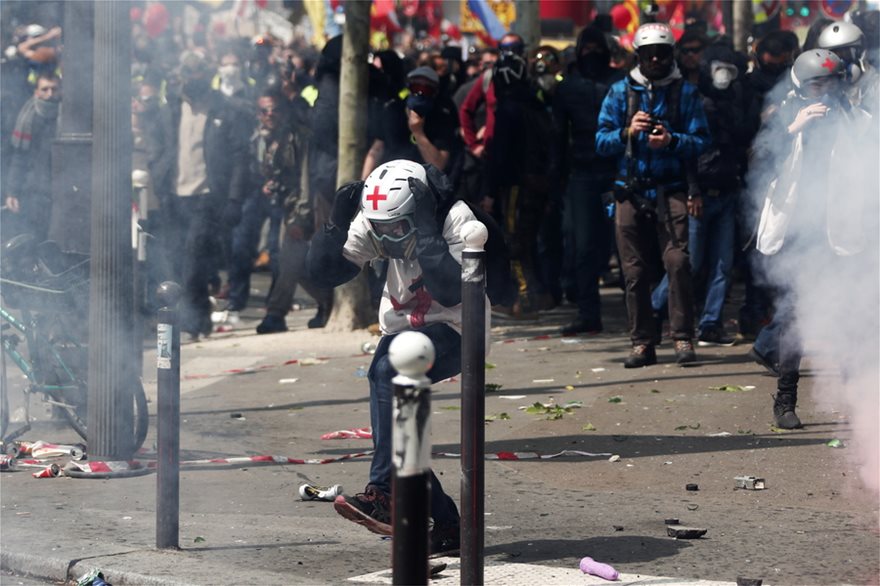 Εργατική Πρωτομαγιά 2019: «Πεδίο μάχης» το Παρίσι – Επεισόδια και τραυματίες σε διαδήλωση