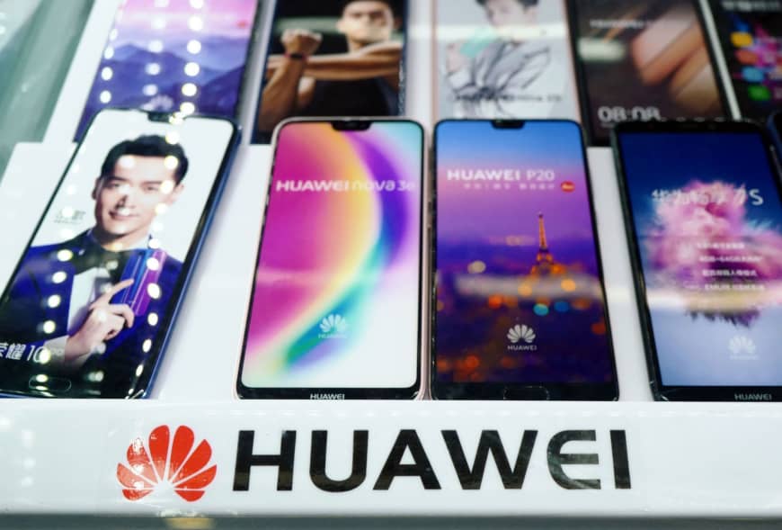 Huawei: Περνά στην αντεπίθεση και ζητά από την αμερικανική δικαιοσύνη να άρει τις κυρώσεις Τραμπ