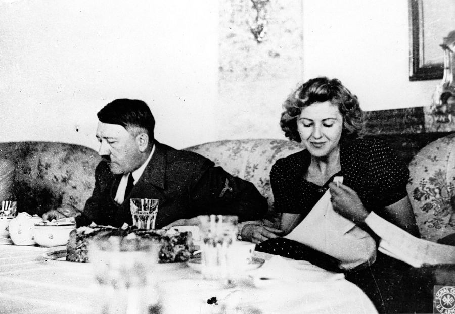 Χίτλερ: Η παράξενη ιστορία της δοκιμάστριας των φαγητών του που έγινε bestseller