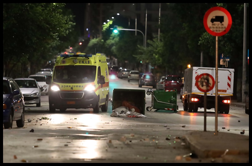 Επεισόδια Θεσσαλονίκη: «Βροχή» οι μολότοφ – Με χημικά “απάντησαν” τα ΜΑΤ (pics – vids)