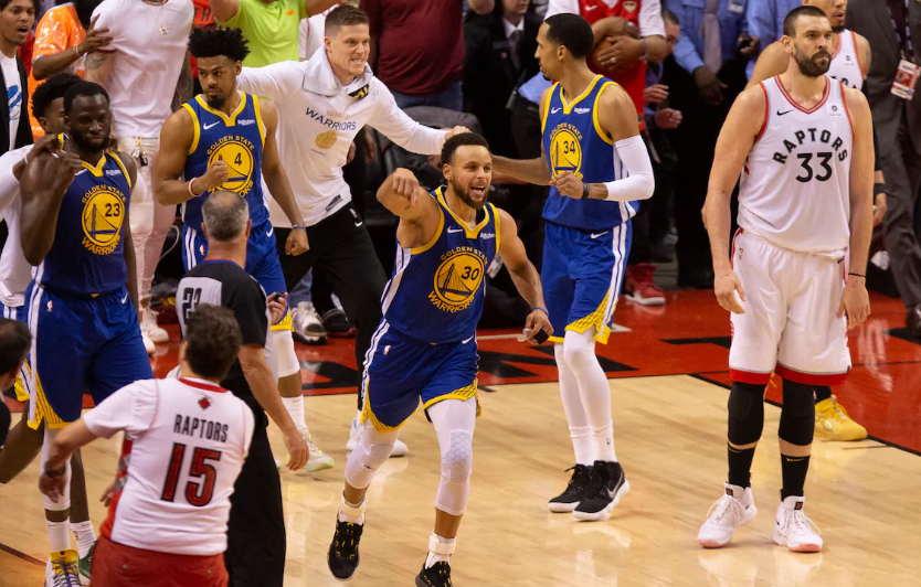 Raptors – Warriors: Οι «Πολεμιστές» κατάφεραν να παραμείνουν ζωντανοί στους τελικούς