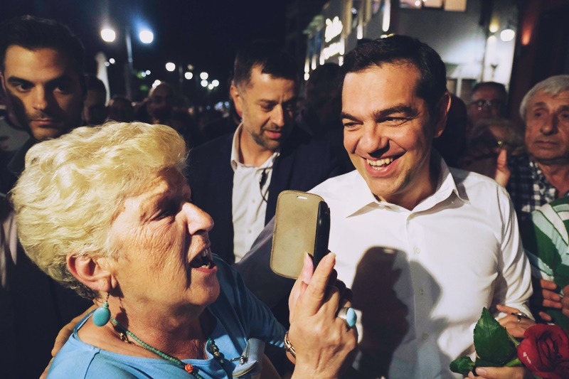 Τσίπρας – Τρίπολη: «Θα σαρώσουμε στις εκλογές, αρκεί ο καθένας μας να πείσει άλλον έναν»
