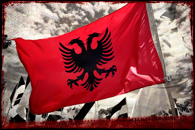 Αλβανία: Πρόκληση – Έδωσαν το όνομα Τσαμουριά σε πλατεία των Τιράνων
