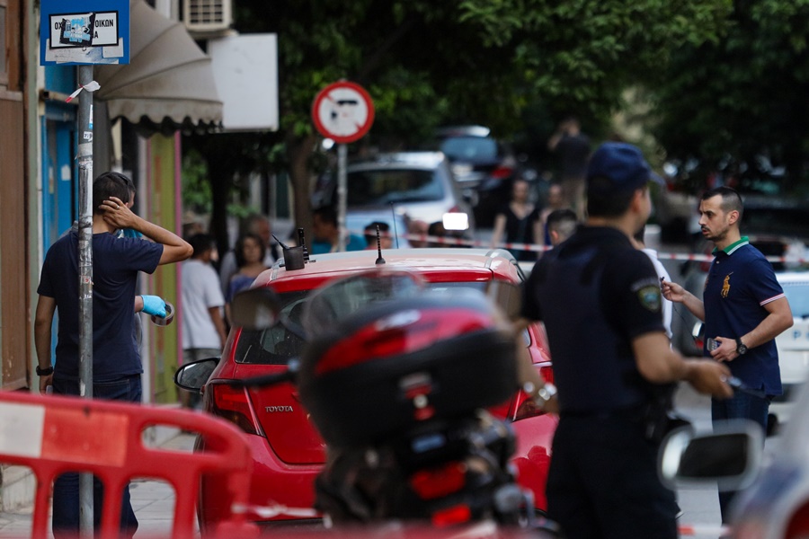 Γουδί – πτώμα: Θρίλερ με γυναικεία σορό, πεταμένη στη μέση του δρόμου (pics – vid)