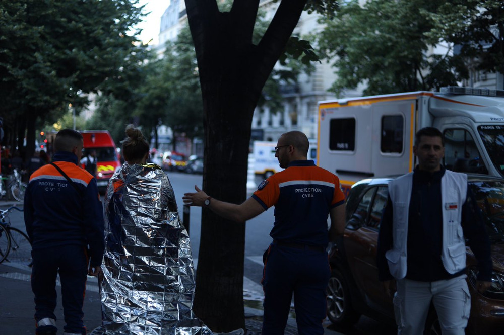 Παρίσι φωτιά: Τρεις νεκροί από πυρκαγιά σε κτίριο στο κέντρο της πόλης