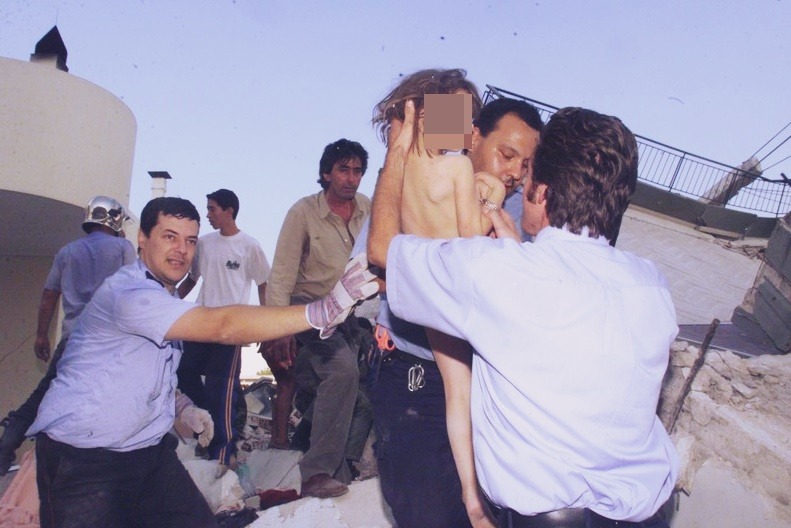 Σεισμός 1999 – Αθήνα: Το ρήγμα της Πάρνηθας που ξύπνησε μνήμες (pics – vids)