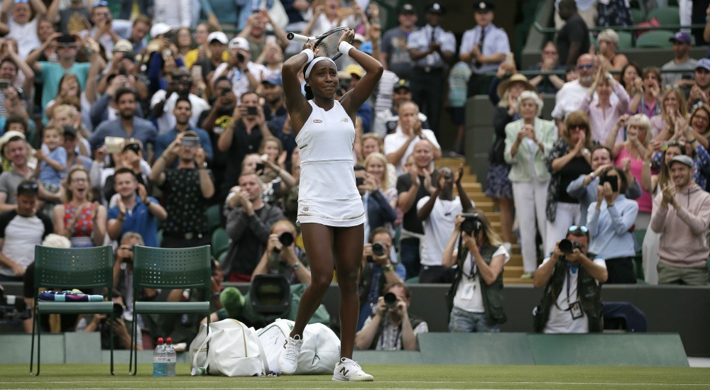 Wimbledon: Η 15χρονη Γκάουφ απέκλεισε τη 40αρα Βίνους! (vid)