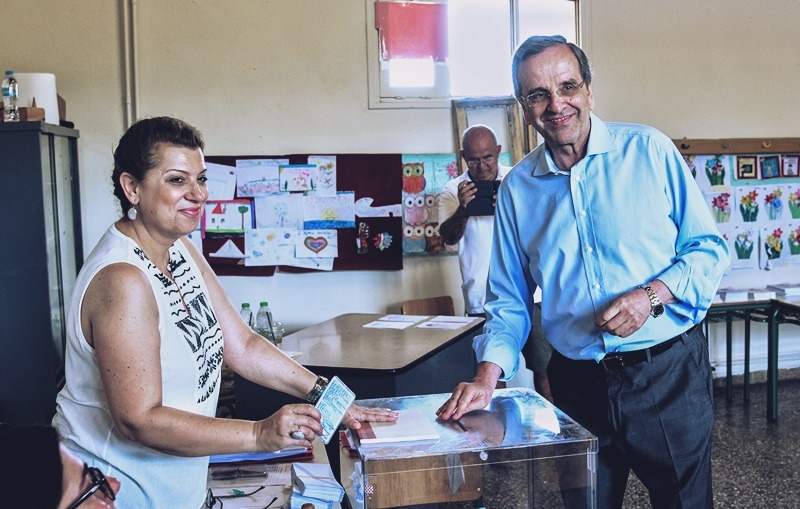 Εκλογές 2019: Ψήφισε ο Αντώνης Σαμαράς – “Το χαμόγελο επιστρέφει”