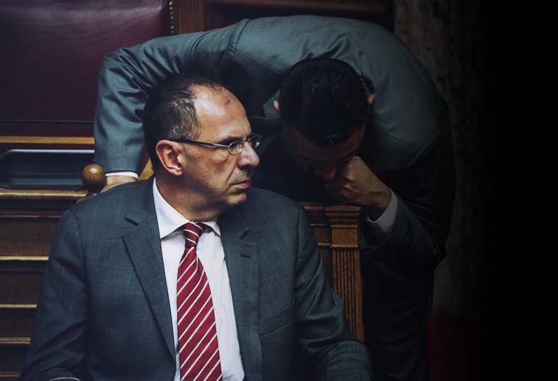 Γεραπετρίτης: Ο υπουργός έβαλε στη θέση του τον Τσίπρα – “Κάποιος δουλεύει κύριε πρόεδρε!” (vid)