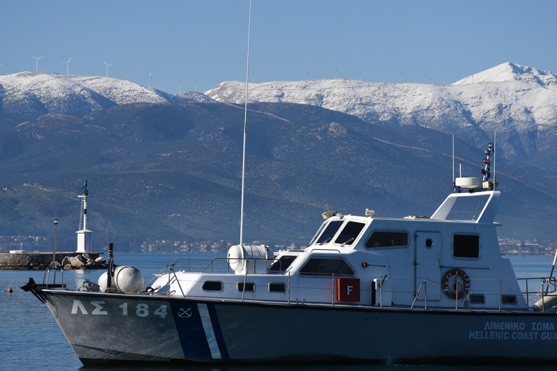 Καταδίωξη διακινητών: Θρίλερ στη Σάμο – Ταχύπλοο μετέφερε μετανάστες, “έπεσαν” βολές